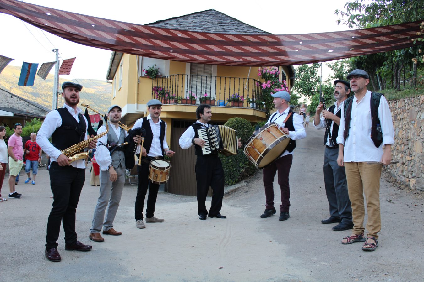 O grupo Pándega tamén actuará nos Cantos de Taberna da Festa do Botelo. /Foto: Mónica G. Bellver.