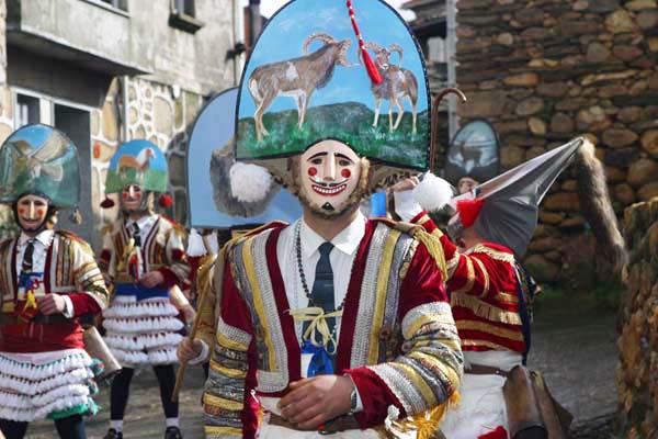 O Felo é o personaxe central do Entroido de Maceda, agora de interese turístico galego.